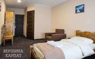 Отель Vershyna Драгобрат Улучшенный двухместный номер с 1 кроватью или 2 отдельными кроватями, вид на горы-3